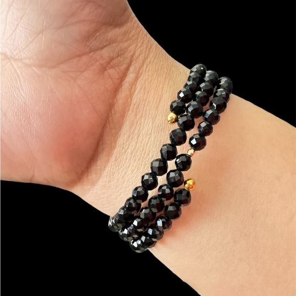 ONYX Spiral Bangle with 18k Beaded Ball - Picture 3 of 3